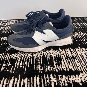 Mens New Balance 327 Men's Navy and White Sneakers size 11